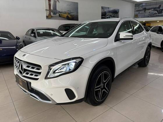 MERCEDES-BENZ GLA 200 1.6 CGI FLEX ADVANCE 7G-DCT